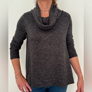 Abercrombie and Fitch A line sweater